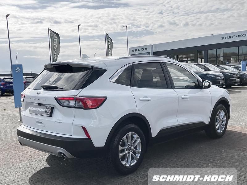 Gebraucht Ford Kuga Titanium 150 PS (110 kW) 2021 Frostweiß (weiß) SUV