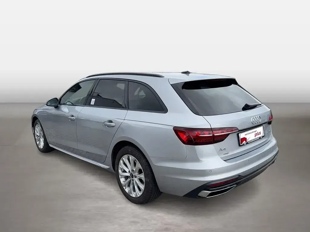 Używany Audi A4 Advanced 204 KM (150 kW) 2022 Srebrny Kombi