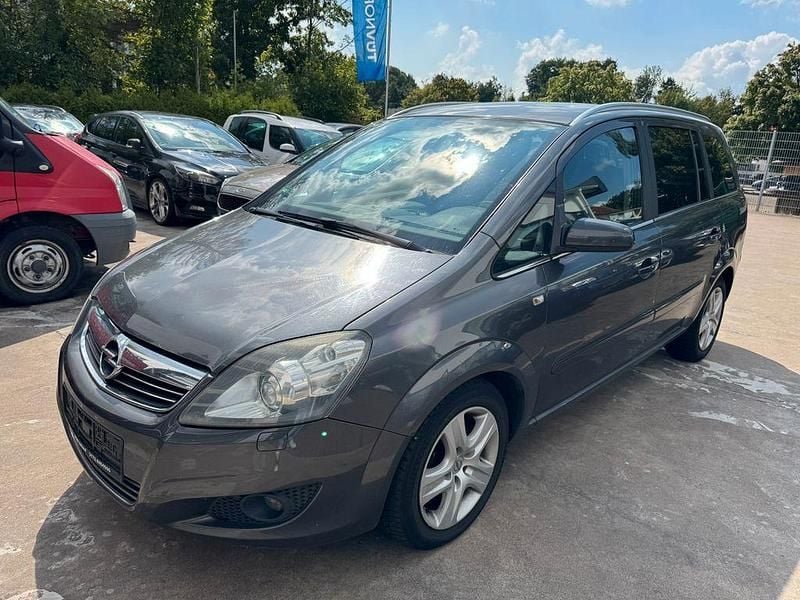 Grau Gebraucht 2009 Opel Zafira Innovation Van / Kleinbus | 1.850 € (Superpreis) - Bild 1/4