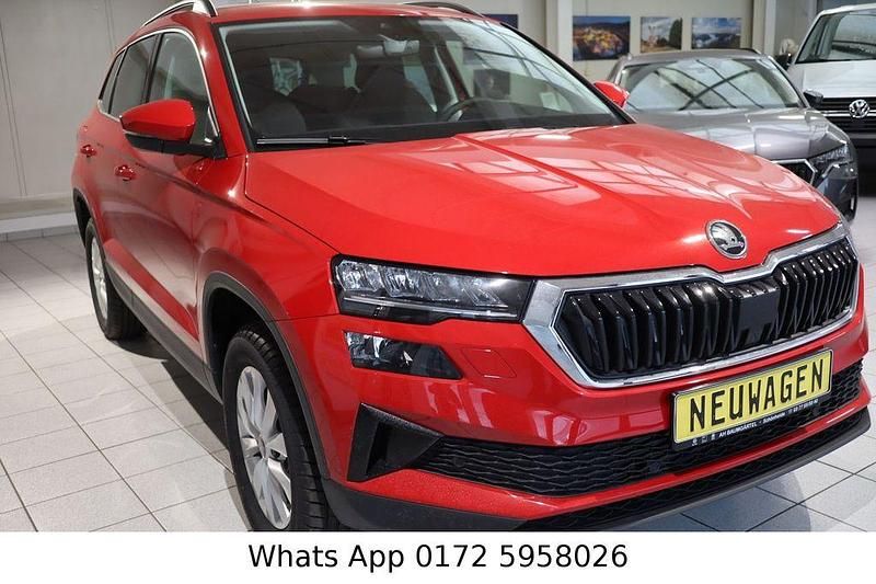 Neu Skoda Karoq Selection 150 PS (110 kW) 2026 Rot SUV