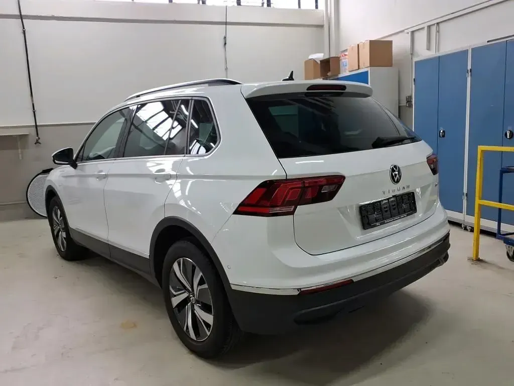 Gebraucht VW Tiguan Life 245 PS (180 kW) 2022 Weiß SUV