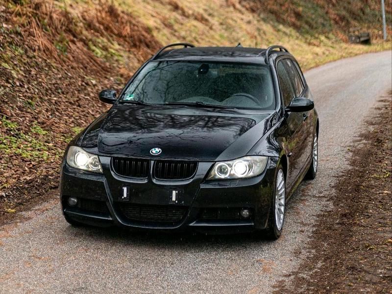 Schwarz Gebraucht 2006 BMW 330 M Sport Kombi | 5.999 € (Fairer Preis) - Bild 1/4