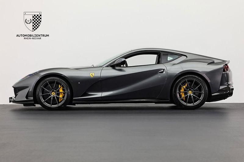 Gebraucht Ferrari 812 799 PS (587 kW) 2019 Grau Coupé