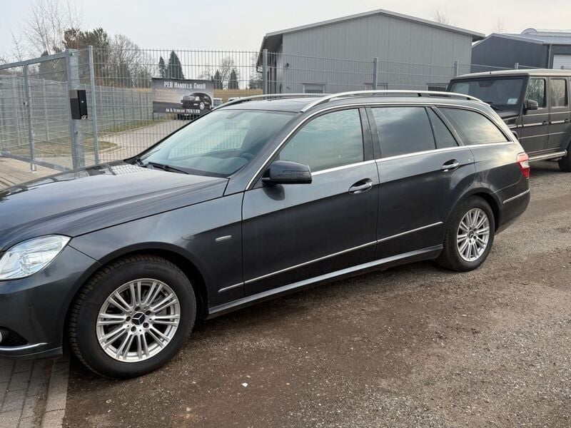 Gebraucht Mercedes E200 Elegance 184 PS (135 kW) 2011 Grau Kombi