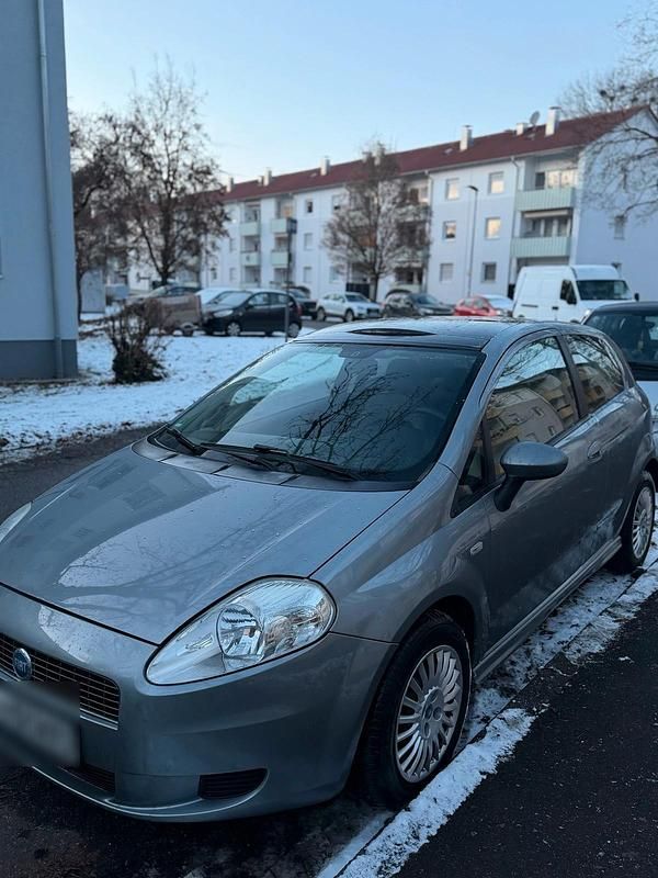 Grau Gebraucht 2005 Fiat Grande Punto Kleinwagen | 1.500 € (Fairer Preis) - Bild 1/4