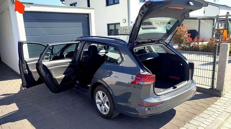 Gebraucht 2022 VW Golf VIII Life Kombi | 20.000 € (Guter Preis) - Bild 1/4