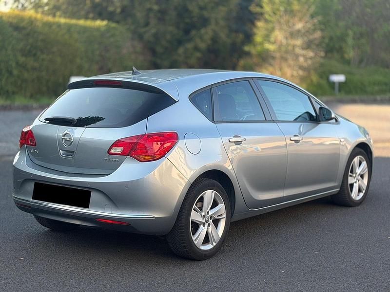 Gebraucht Opel Astra 140 PS (102 kW) 2016 Grau Limousine