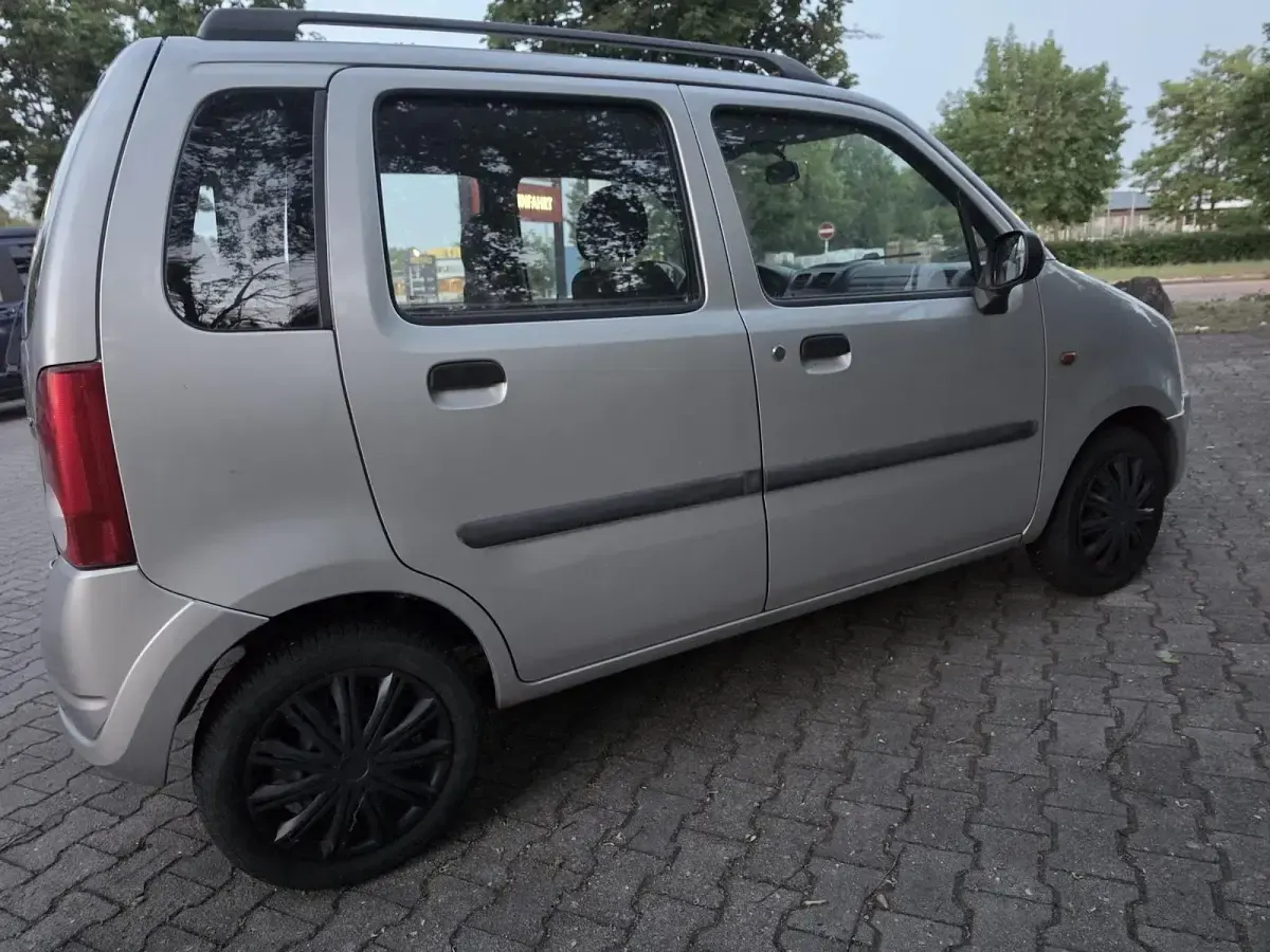 Gebraucht Opel Agila 75 PS (55 kW) 2004 Silber Van / Kleinbus