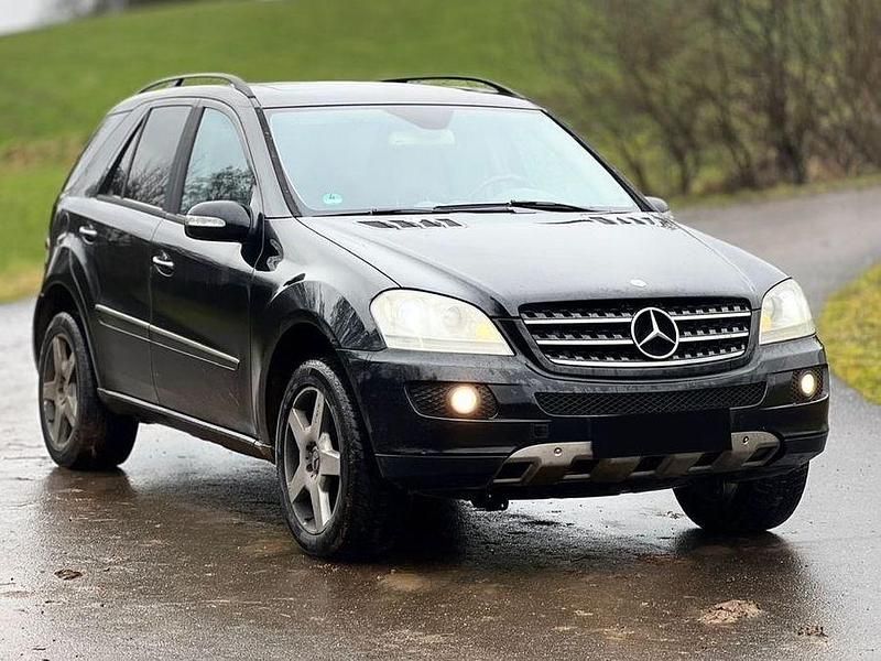 Gebraucht Mercedes ML500 306 PS (225 kW) 2006 Schwarz SUV
