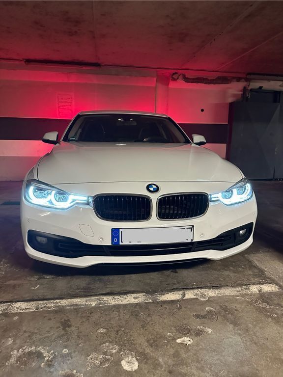 Weiß Gebraucht 2016 BMW 318 Advantage Kombi | 15.500 € (Fairer Preis) - Bild 1/4