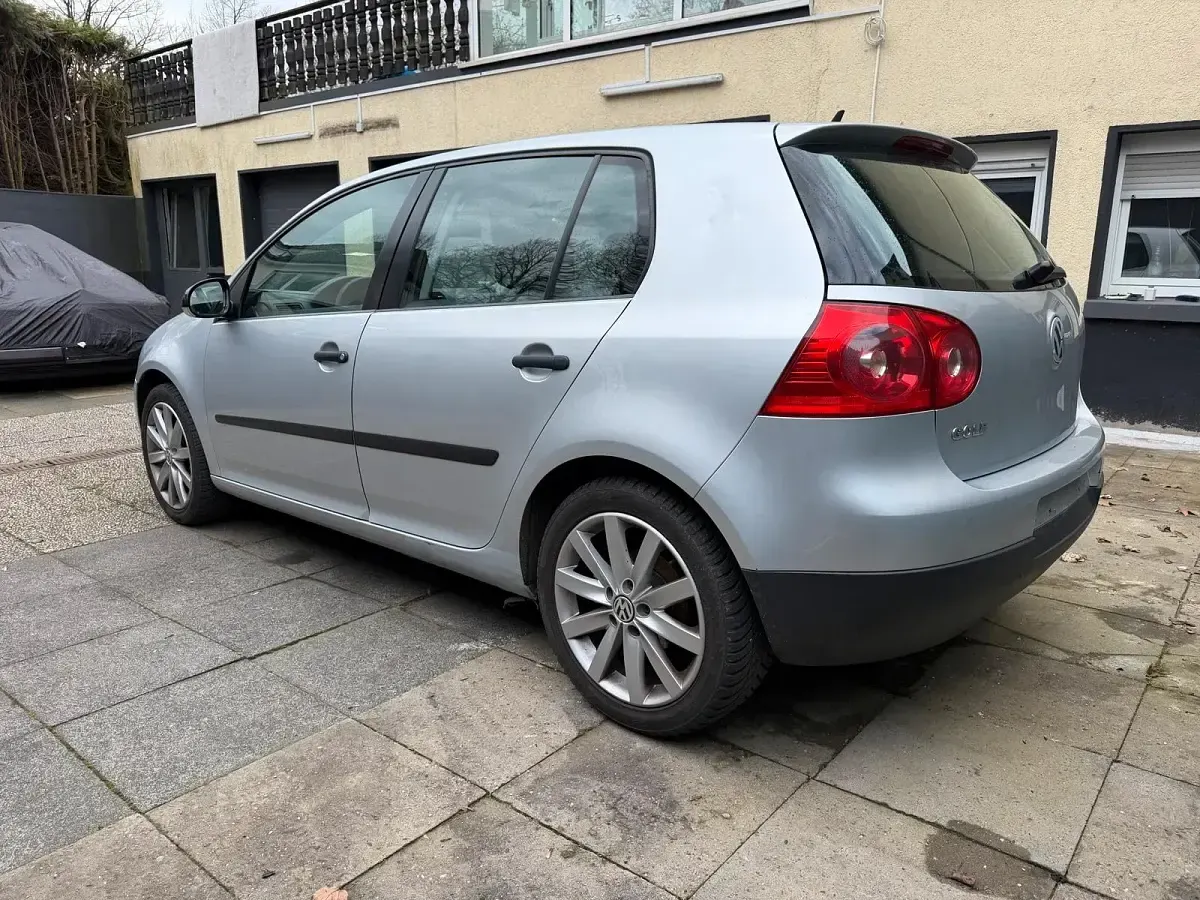 Gebraucht VW Golf V 105 PS (77 kW) 2006 Silber Kleinwagen