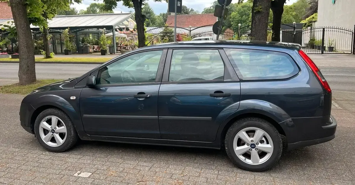 Gebraucht Ford Focus 100 PS (73 kW) 2005 Grau Kombi