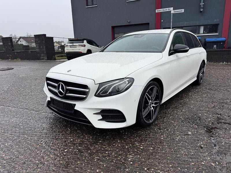 Gebraucht Mercedes E220 AMG 194 PS (142 kW) 2018 Weiß Limousine