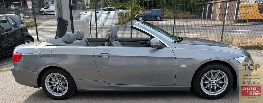 Gebraucht BMW 318 Cabriolet Sport Line 143 PS (105 kW) 2012 Grau Cabrio