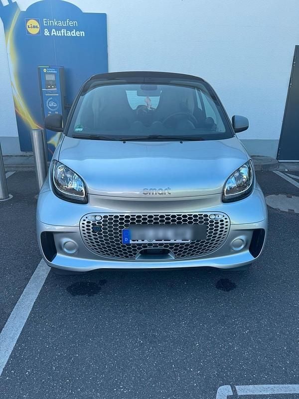 Schwarz Gebraucht 2020 Smart ForTwo Electric Drive Kleinwagen | 8.150 € (Fairer Preis) - Bild 1/4