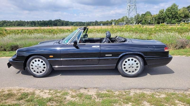 Gebraucht Alfa Romeo Spider 120 PS (88 kW) 1992 Schwarz Cabrio