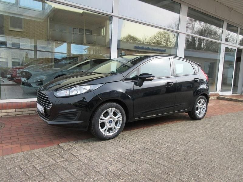 Gebraucht Ford Fiesta Trend 65 PS (47 kW) 2013 Schwarz Kleinwagen