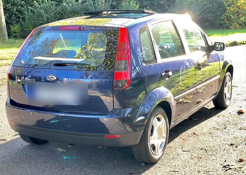 Gebraucht Ford Fiesta 85 PS (62 kW) 2002 Blau Kleinwagen