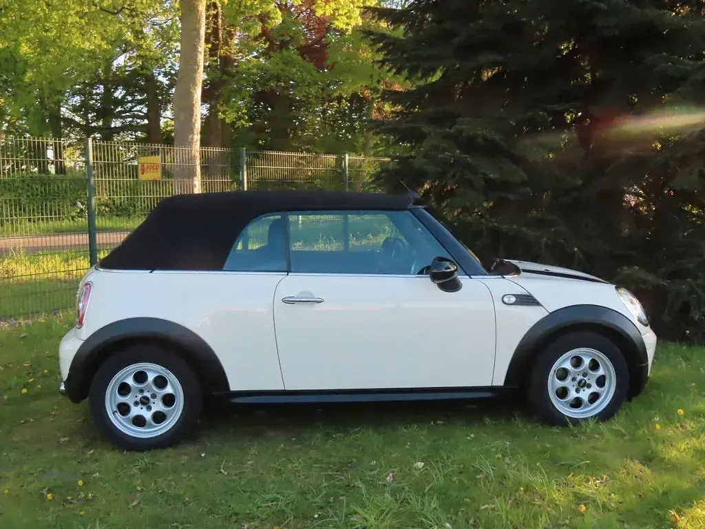 Usado Mini Cooper Cabriolet Pepper 120 CV (88 kW) 2009 Blanco Descapotable