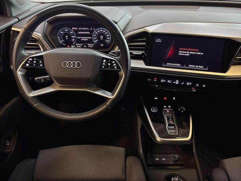 Gebraucht Audi Q4 e-tron 150 kW (204 PS) 2022 Mythosschwarz metallic SUV