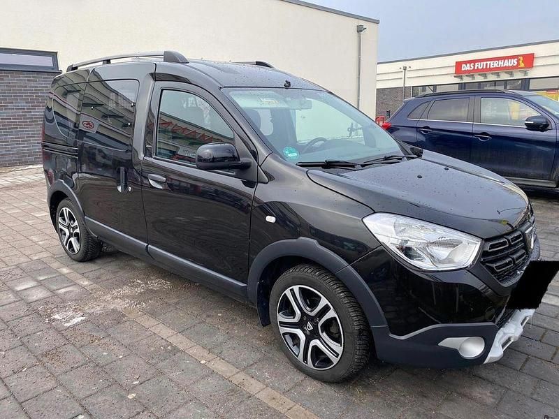 Gebraucht Dacia Dokker Stepway 90 PS (66 kW) 2018 Schwarz Van / Kleinbus