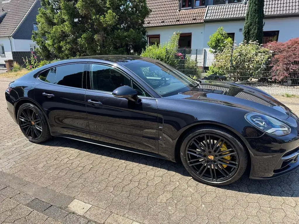 Gebraucht Porsche Panamera 4S 441 PS (324 kW) 2016 Tiefschwarzmetallic Kleinwagen