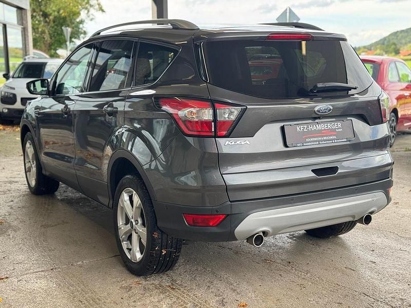 Gebraucht Ford Kuga Titanium 179 PS (131 kW) 2017 Grau SUV