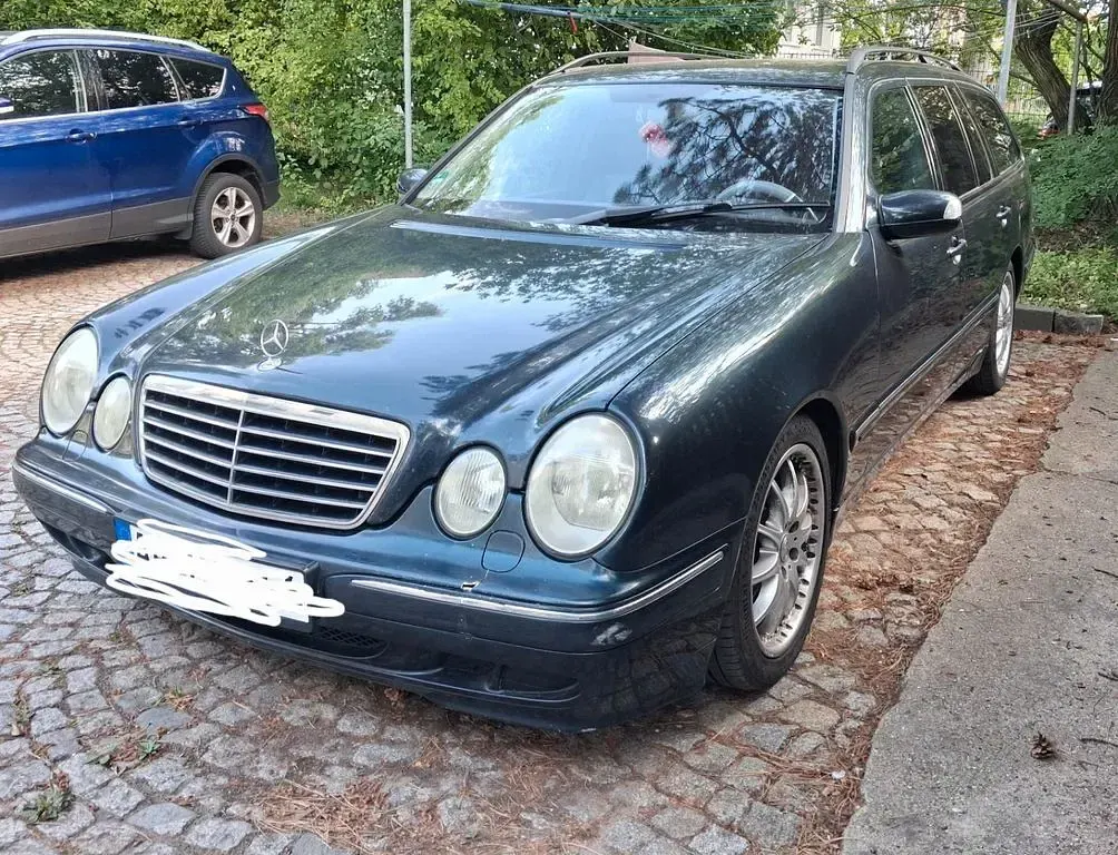 Gebraucht Mercedes E240 Avantgarde 170 PS (125 kW) 2002 Schwarz Limousine