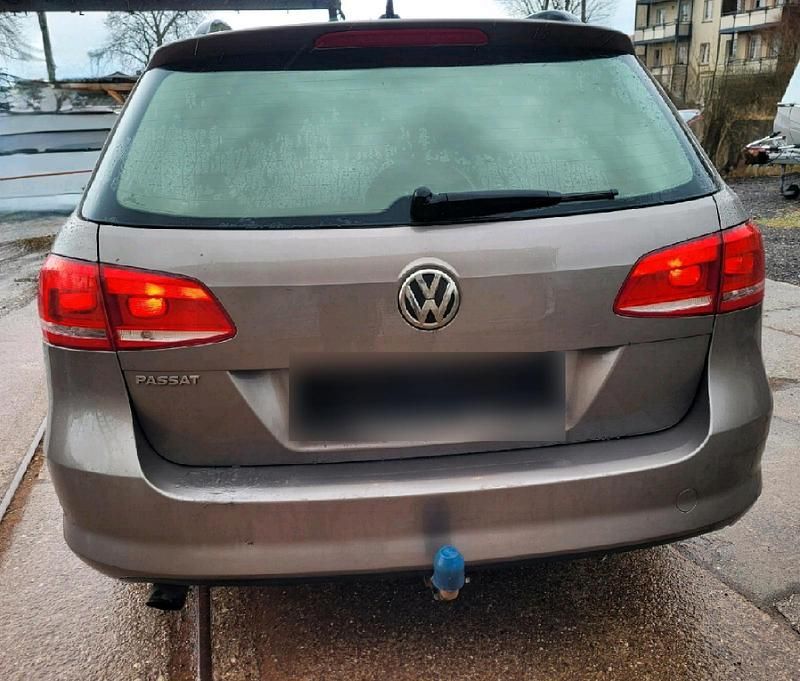 Gebraucht VW Passat 122 PS (89 kW) 2011 Silber Kombi