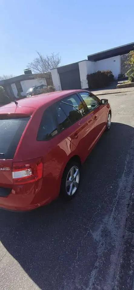 Gebraucht Skoda Rapid Elegance 86 PS (63 kW) 2014 Kleinwagen