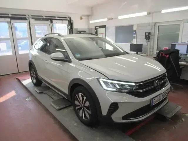 Gebraucht VW Taigo Move 95 PS (69 kW) 2023 Grau SUV