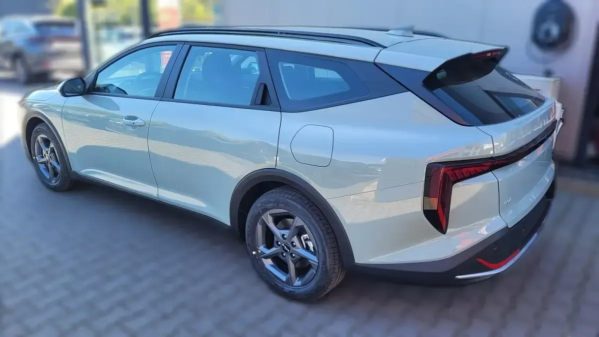 Neu Kia K4 150 PS (110 kW) 2026 Metallic Kombi