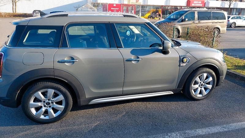 Grau Gebraucht 2022 Mini Countryman SUV | 23.999 € - Bild 1/4