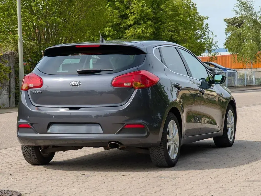 Gebraucht Kia Ceed GT 135 PS (99 kW) 2014 Schwarz Limousine
