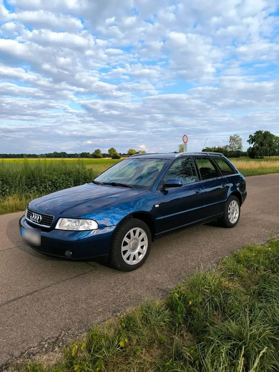 Gebraucht Audi A4 150 PS (110 kW) 2000 Blau Kombi