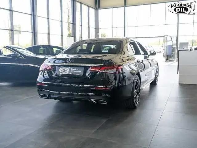 Gebraucht Mercedes E200 AMG 197 PS (144 kW) 2021 Schwarz (ung. schwarz  unilack) Limousine