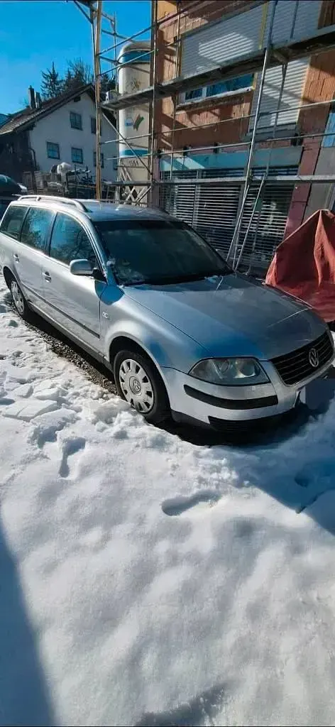 Second-hand VW Passat 131 CP (96 kW) 2003 Argintiu Break