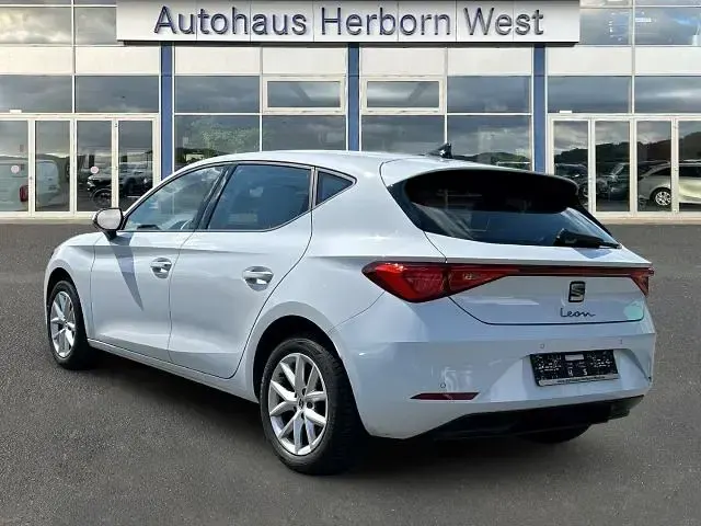 Gebraucht Seat Leon Style 150 PS (110 kW) 2025 Weiss Limousine