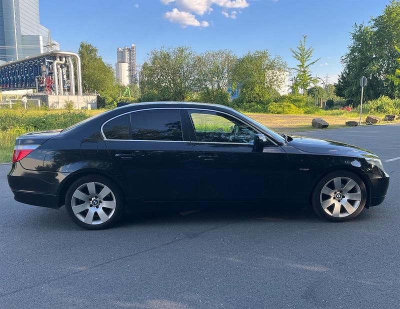 Schwarz Gebraucht 2007 BMW 523 Limousine | 2.990 € (Fairer Preis) - Bild 1/4