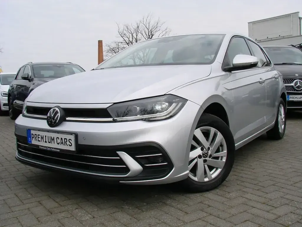 Gebraucht VW Polo Style 95 PS (69 kW) 2023 Reflexsilber metallic Kleinwagen