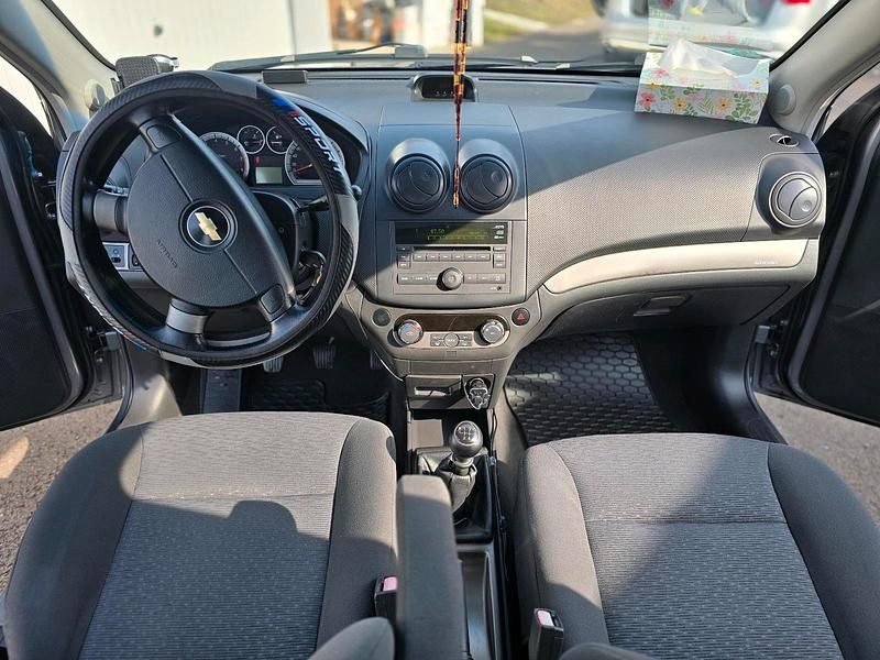 Gebraucht Chevrolet Aveo 95 PS (69 kW) 2009 Silber Limousine