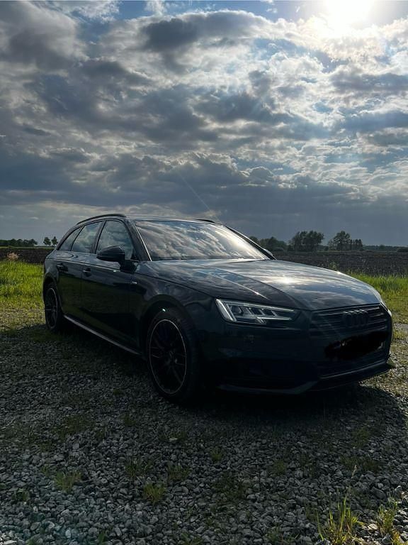 Schwarz Gebraucht 2018 Audi A4 Sport Limousine | 15.980 € (Superpreis) - Bild 1/4