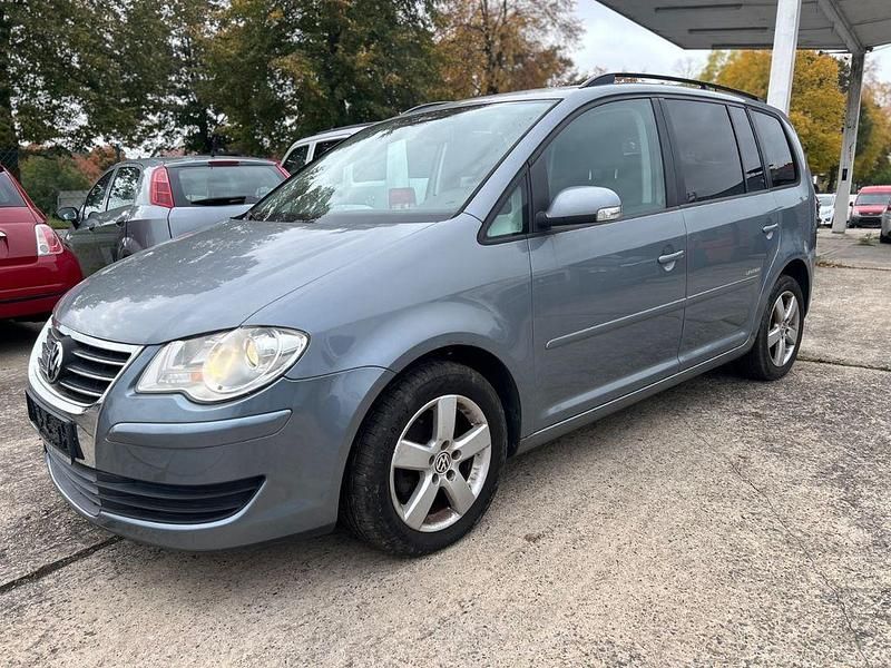 Grau Gebraucht 2008 VW Touran United Van / Kleinbus | 3.499 € (Fairer Preis) - Bild 1/4