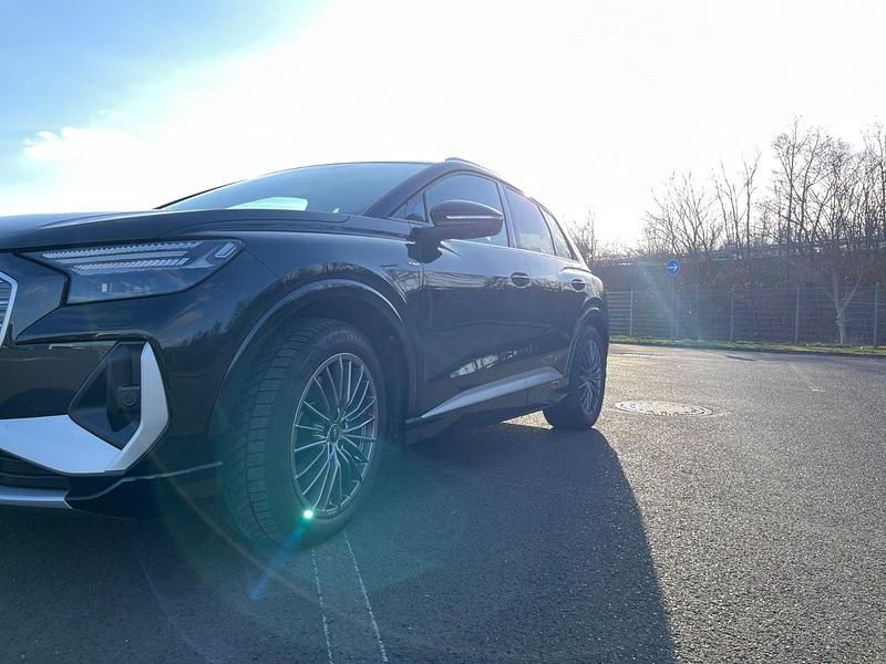 Gebraucht Audi Q4 e-tron S-Line 150 kW (204 PS) 2022 Schwarz SUV