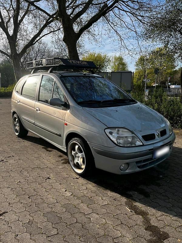 Gebraucht Renault Scénic 106 PS (77 kW) 2002 Silber Van / Kleinbus