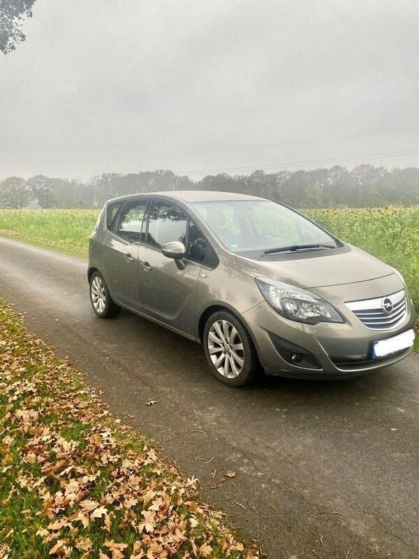 Braun Gebraucht 2012 Opel Meriva S Van / Kleinbus | 7.500 € (Etwas zu teuer) - Bild 1/4