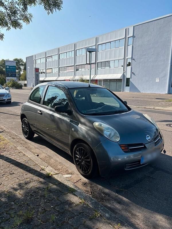 Grau Gebraucht 2004 Nissan Micra Kleinwagen | 800 € (Superpreis) - Bild 1/4