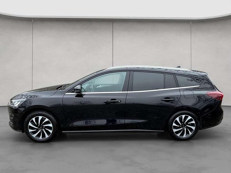 Gebraucht Ford Focus Titanium 125 PS (91 kW) 2024 Schwarz Kombi