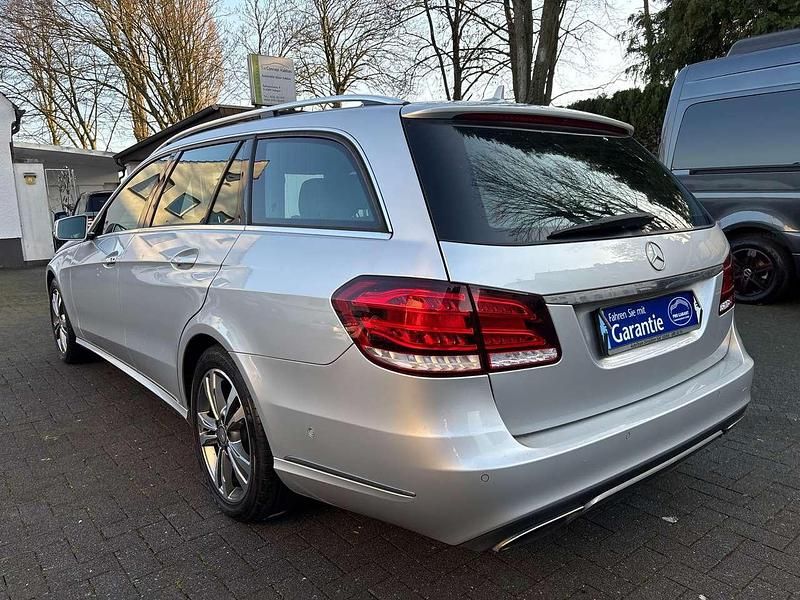 Gebraucht Mercedes E200 Avantgarde 136 PS (100 kW) 2015 Iridiumsilber Kombi