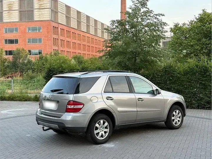 Gebraucht Mercedes ML350 272 PS (200 kW) 2006 Beige SUV